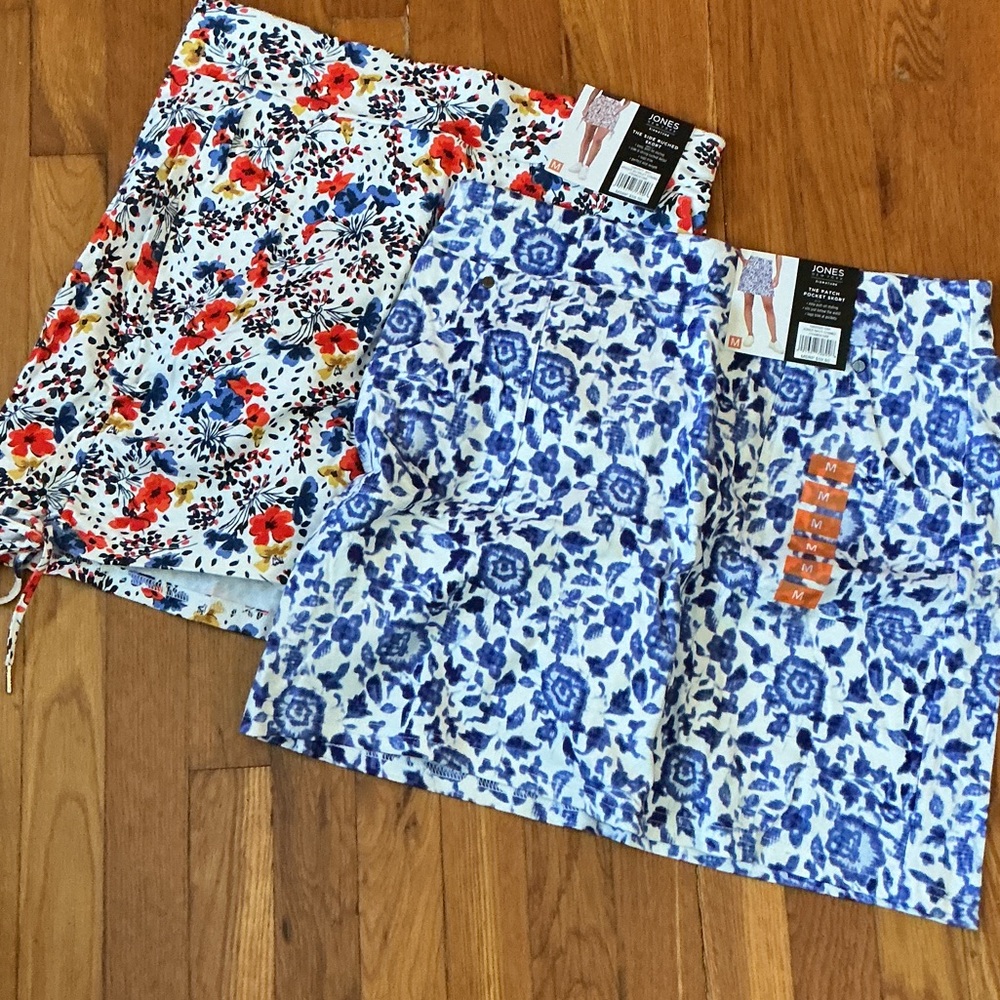 2 x Jones New York Floral Skorts - Red and Blue